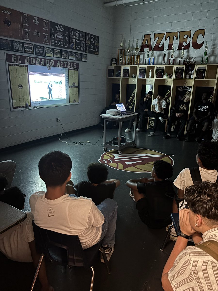 El Dorado Boys Basketball (@eldohoops) on Twitter photo Another great session of THE TEXAS WAY πͺπ½ <a href="/Coach1Martinez/">Frank Martinez</a> #AWTWD Another great session of THE TEXAS WAY πͺπ½ <a href="/Coach1Martinez/">Frank Martinez</a> #AWTWD