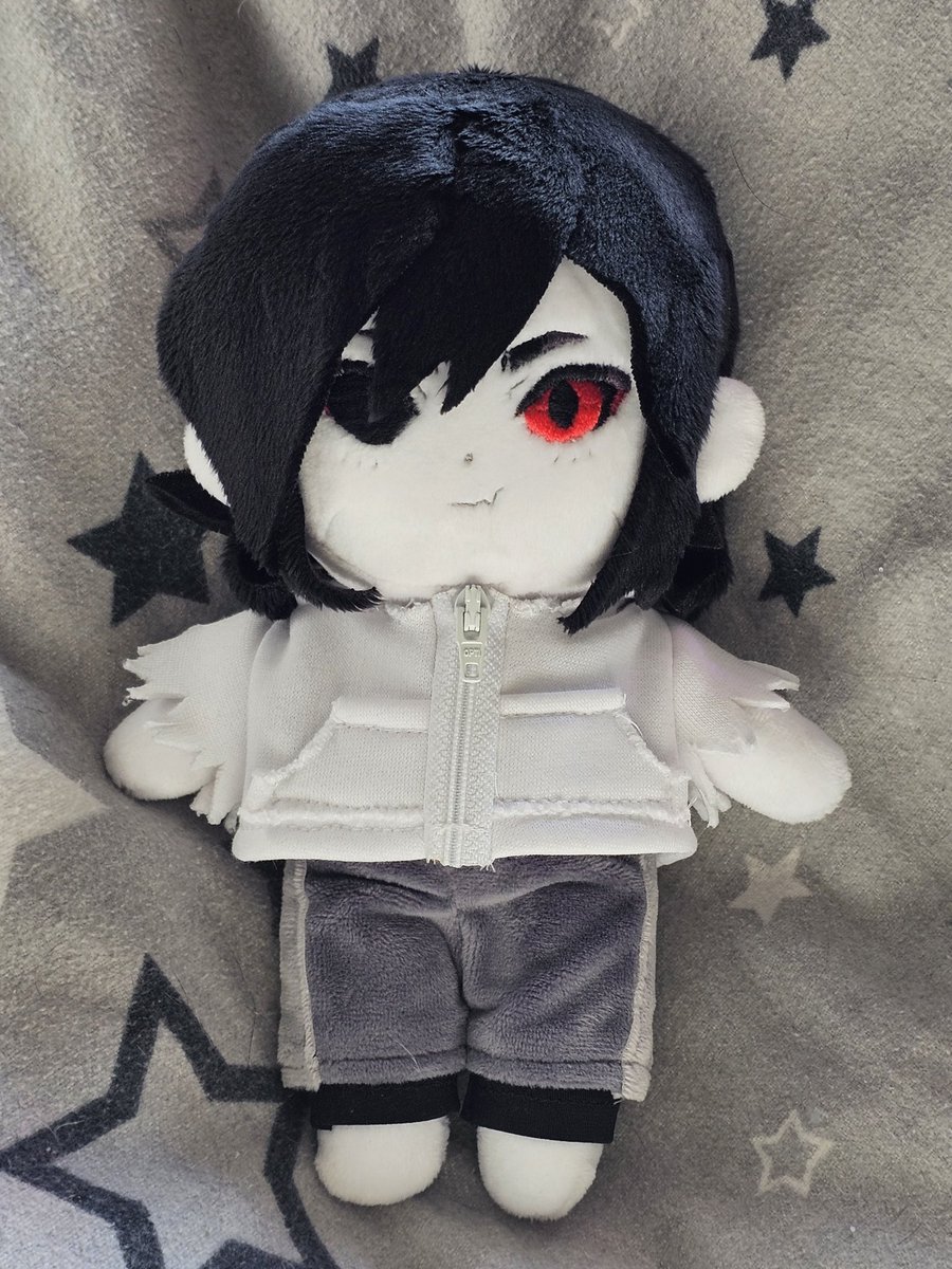 senoleaf's tweet photo. little Lost Silver (Gold) plush i made as a gift for my partner @gh0stfail (the arms are magnetic and removable)!
#pokepasta #lostsilver https://t.co/XzoLDkq7eg