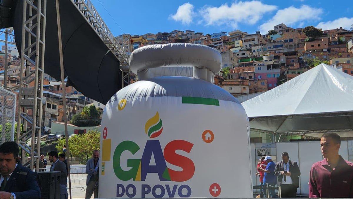 pedrorousseff's tweet image. 🚨HISTÓRICO! Governo Lula BENEFICIARÁ 60 MILHÕES de brasileiros com o Programa Gás do Povo.
- É o MAIOR programa de COMBATE À POBREZA energética do planeta! ✊🌎
FIZEMOS O L PRA ISSO!!!! 🇧🇷🌟🦑