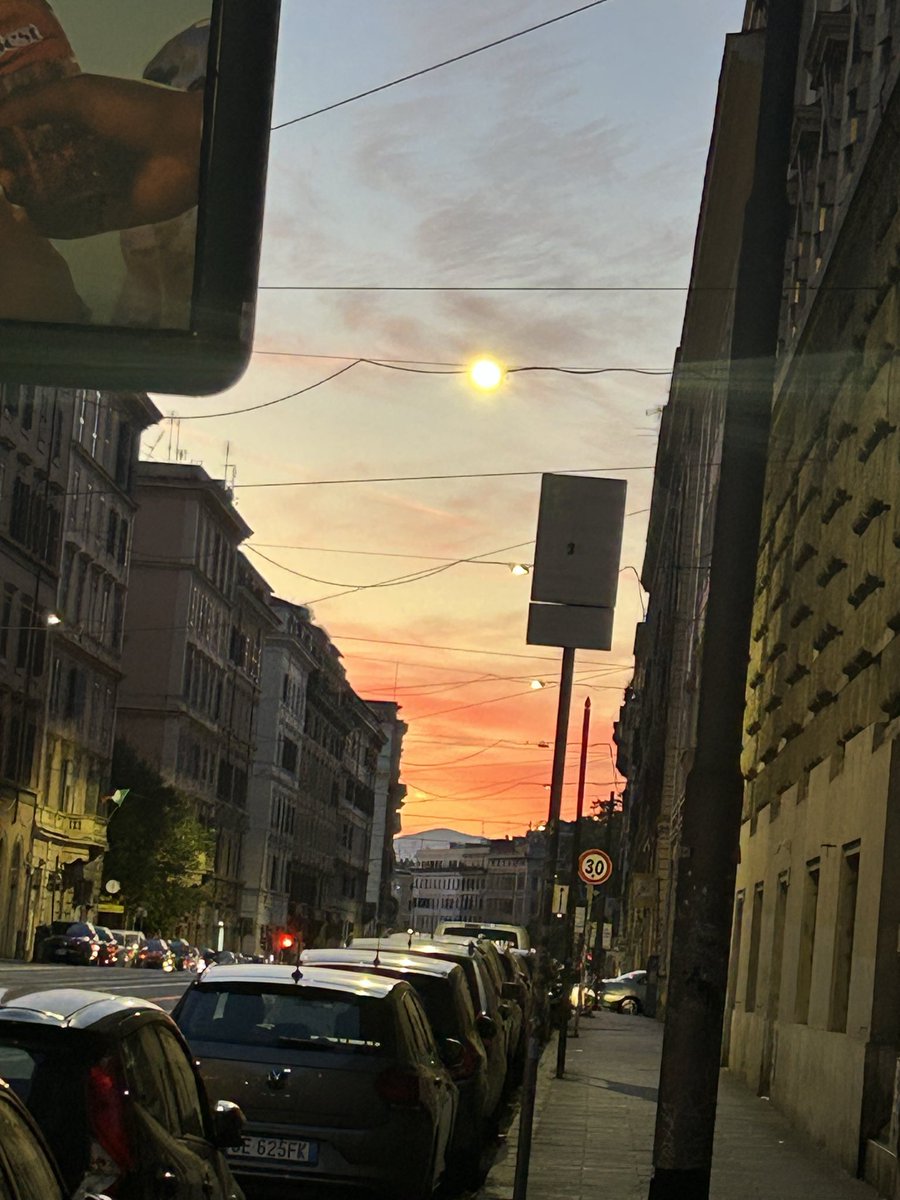 WellsFrit078's tweet photo. Just got back from Rome. https://t.co/dOCEisSeyk