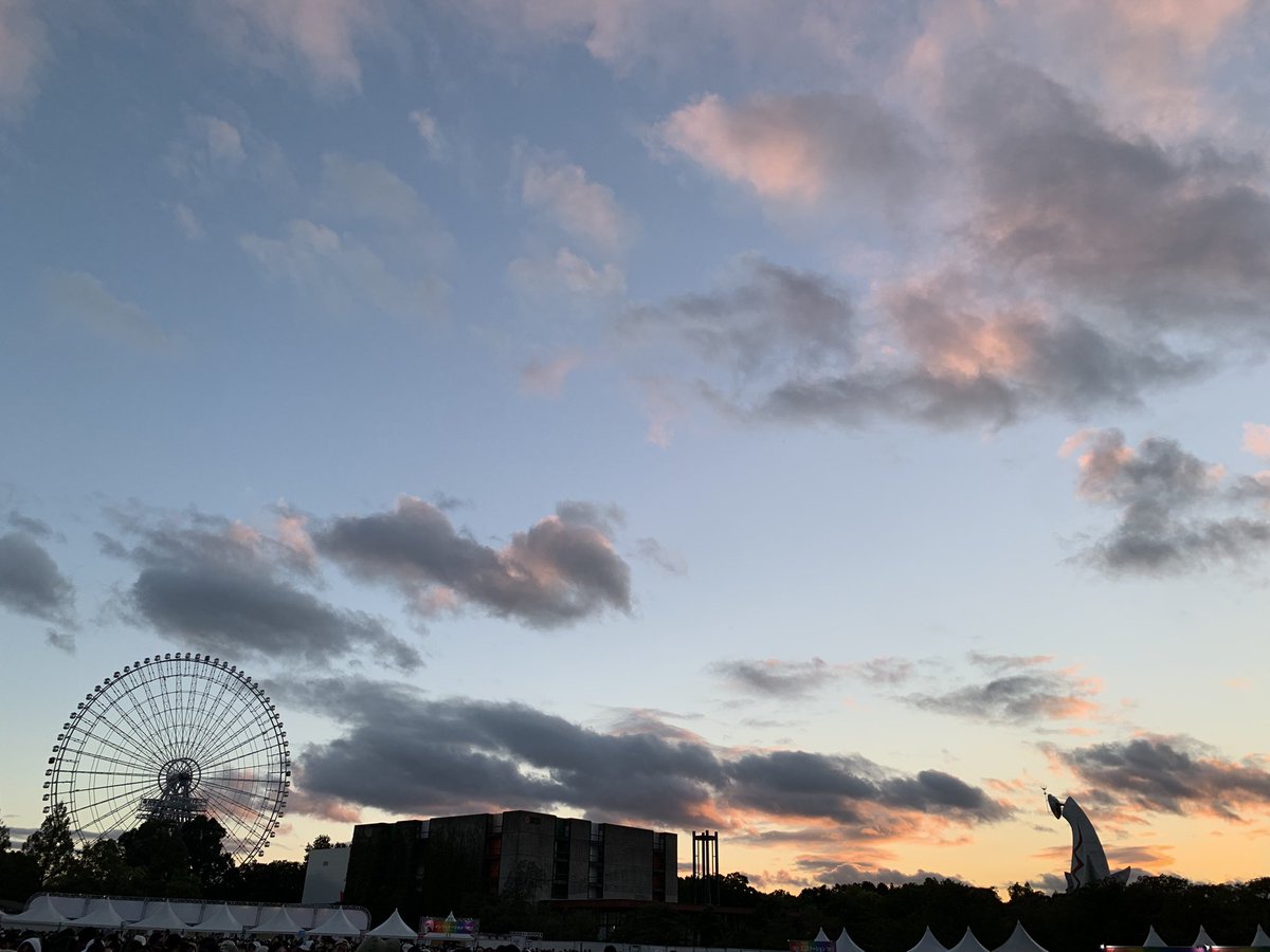 shi19970809ka's tweet photo. 私の【WESSION FESTIVAL 2025】Day2
Cブロックからのステージと
ん?ってこっち向いたらしい太陽の塔と
夕暮れのステージと
See You Next Time!!!!!!!🫶🏻
#WESSION #WESSIONFESTIVAL2025 #WESSIONフェス #WESTꓸ https://t.co/PgV6UhjqFn
