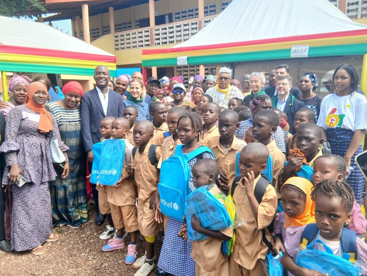 ⭕️ Conakry : le Ministère de l’Enseignement pré-universitaire et l’UNICEF offrent 1000 kits scolaires à des écoliers

is.gd/qoogKQ