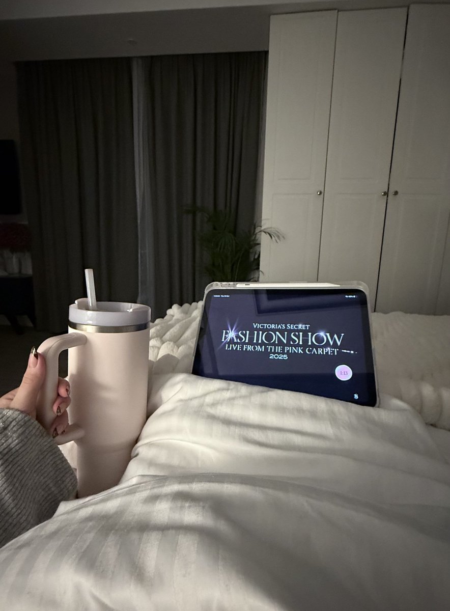 Its Tiiiiiimee🎀🩷🪽
#VSFashionShow