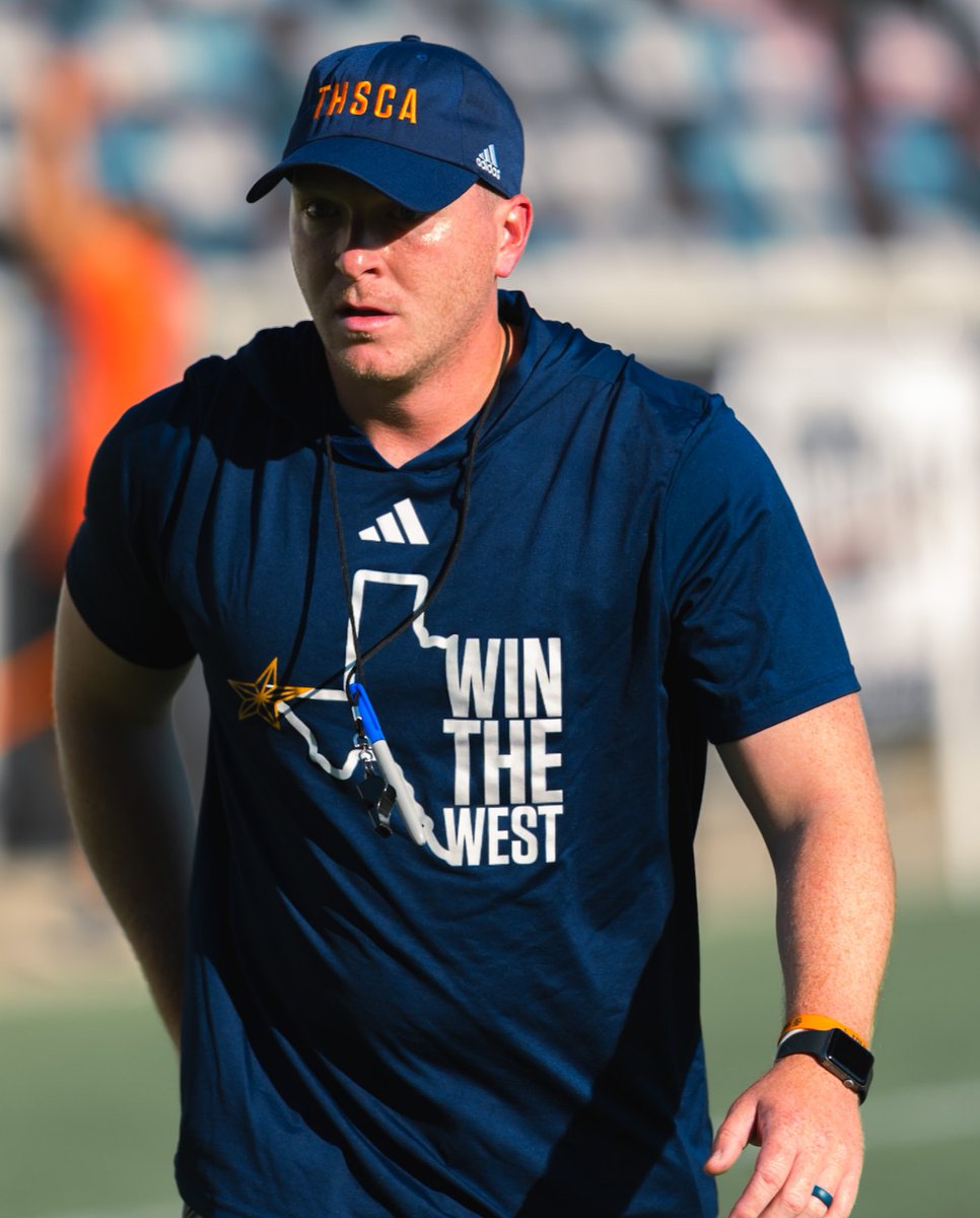 UTEPFB's tweet image. Our coaches showing support to Texas High School Coaches Association.
#PicksUp | #WinTheWest