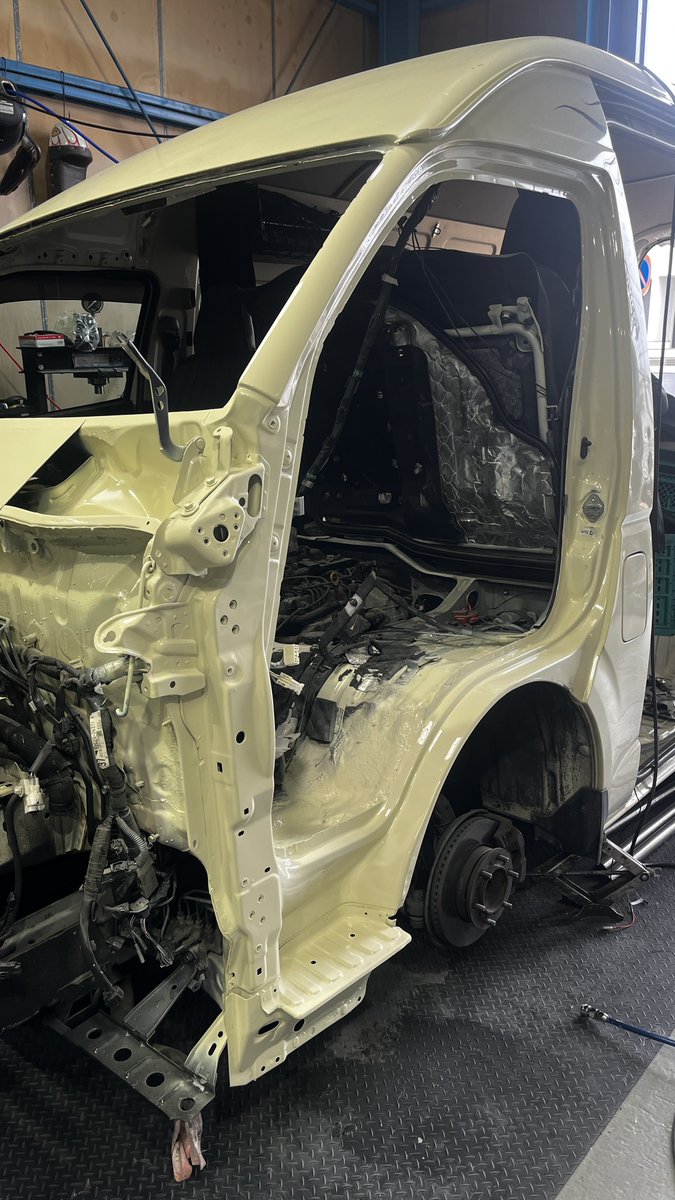 Shawns0602's tweet photo. 自損事故して車両保険入ってないから自力で修理
皆さんもご安全に⚠️ https://t.co/Q9LbfXCHIf