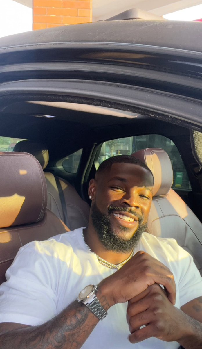 datguymarcus_'s tweet image. 