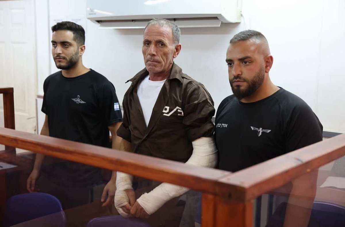 🚨My father was just kidnapped by Israeli forces from my house in the village of At Tuwani ! 

Meanwhile huge forces are still raiding the village !! 

We are still living the same reality nothing changed ! 

Ceasefire ≠ end the occupation 

#Where_Is_My_Father
