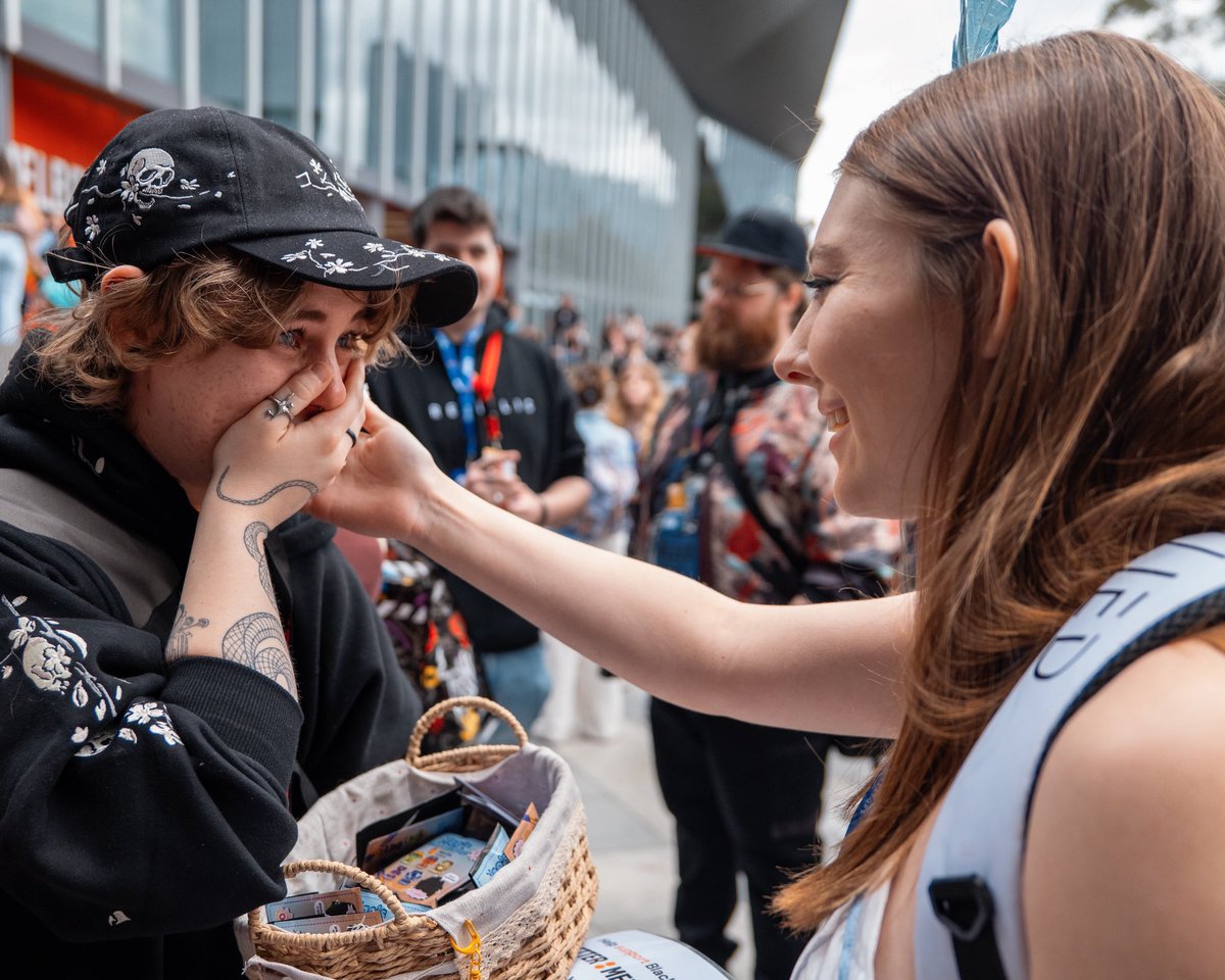 Azmaedeus's tweet image. As PAX dies down &amp;amp; the blues kick in, I wanted to write a sappy post✨

Thank you all, truely, for the best PAX I have ever been a part of. I’ll never forget it ✨

📍: @PAXAus #PAXAUS