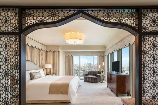 CairoHotelOffer's tweet photo. سانت ريجيس القاهرة… عنوان الفخامة على ضفاف النيل 🇪🇬  
> تجربة ملكية في قلب العاصمة، بإطلالات ساحرة وخدمة لا تُضاهى.  
 غرف فاخرة، سبا عالمي، ومطاعم بتوقيع أشهر الطهاة. 
 📲 للحجز عبر واتساب: 00201156640231  
 #سانتريجيسالقاهرة #فنادقفاخرة #إطلالةالنيل #سياحة_مصرية #LuxuryEgypt https://t.co/FkrJmYjSb1