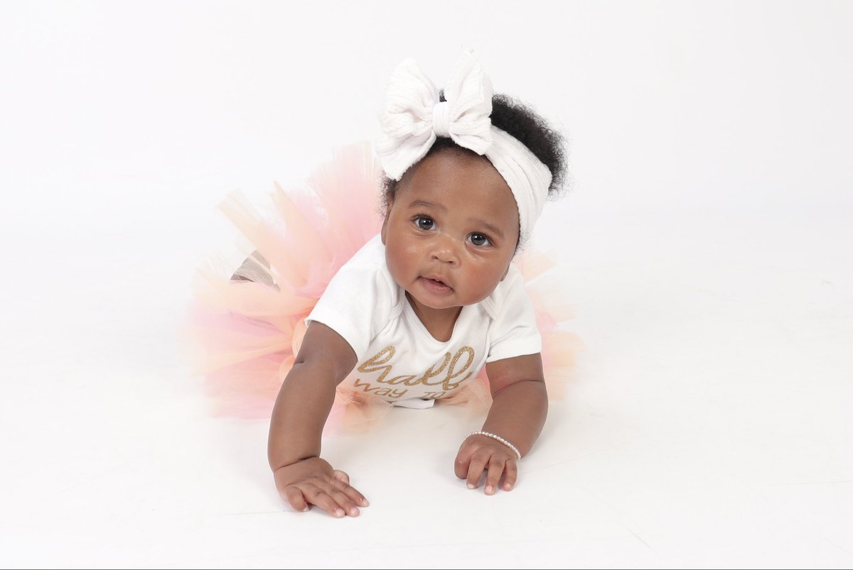 babyoftheyear.org/2025/emerie-fb…