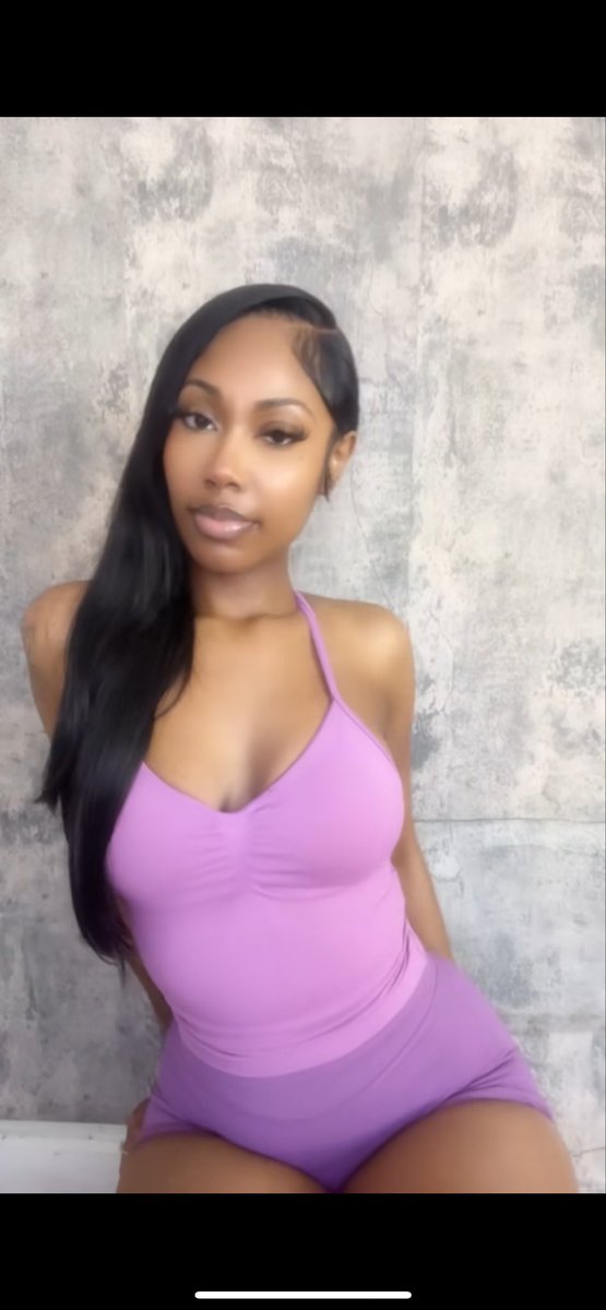 only1ari___'s tweet image. face so pretty, f*ck self pity ❤️‍🩹