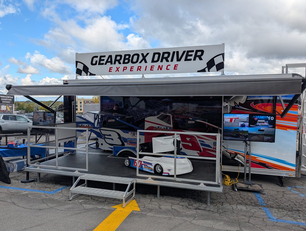 MARDONPC's tweet photo. @ThePostman68 @SuperDIRTWeek @SuperDIRTcar @OswegoSpeedway @diecast_b Next time you are in town we have to get you on the Gearbox Driver Experience! https://t.co/lgnnBjjsYi