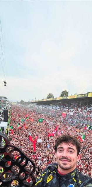 FanpageLeclerc's tweet photo. Tantissimi auguri @Charles_Leclerc!! 🎉 Sei il migliore, il tuo red dream è anche il nostro ❤️

Se passi da Twitter, spero che leggerai tutto il sostegno che ti arriva come ogni anno. È il minimo che possiamo fare per ringraziarti delle emozioni che ci dai ogni weekend 🔥 https://t.co/5j6zGEVYnn