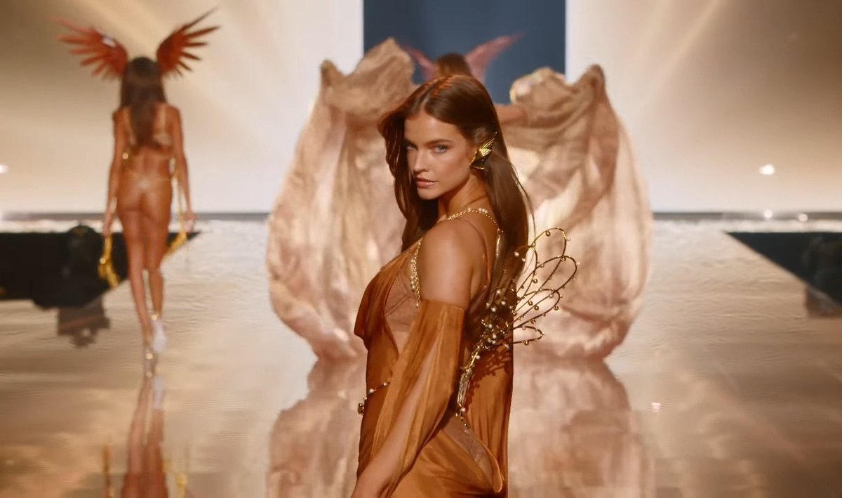 barbara palvin uma DEUSA, não supero a beleza dessa mulher #VSFashionShow