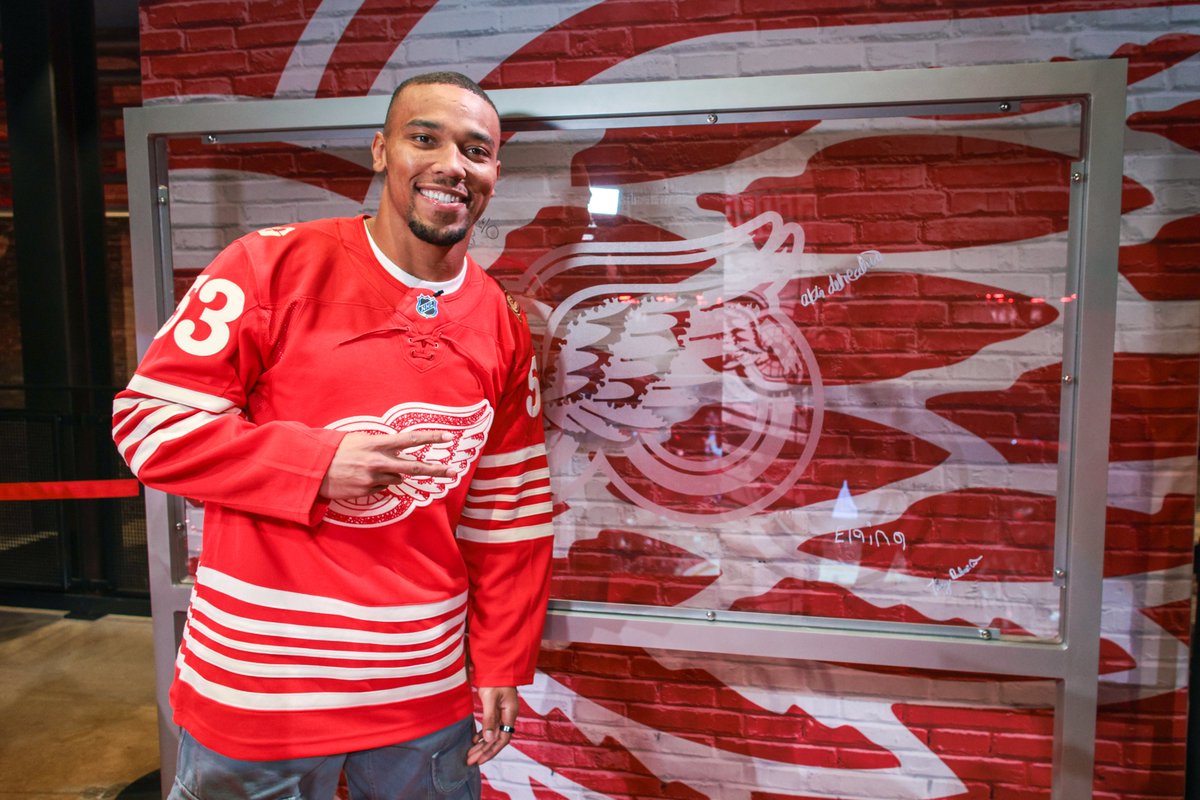 DetroitRedWings's tweet photo. Sun God's first game 🦁 https://t.co/bAcUCiDV7A