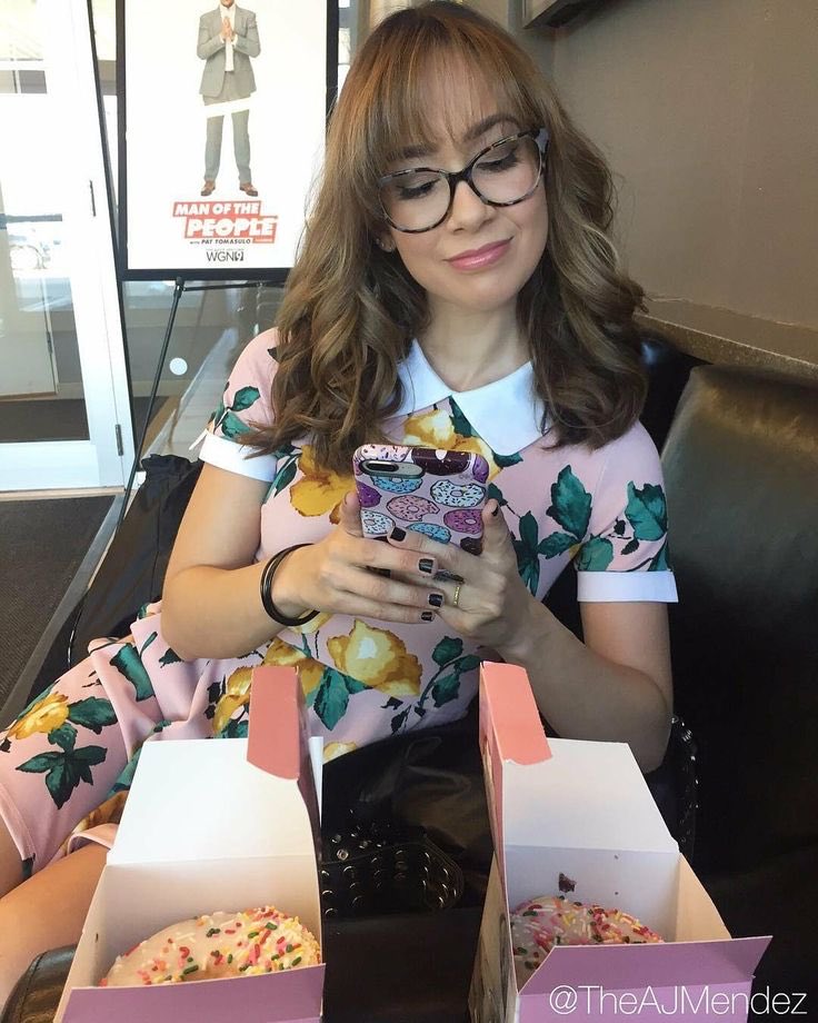 MAMA AJ. OHMYGOD I JUST FELL TO THE FLOOR.