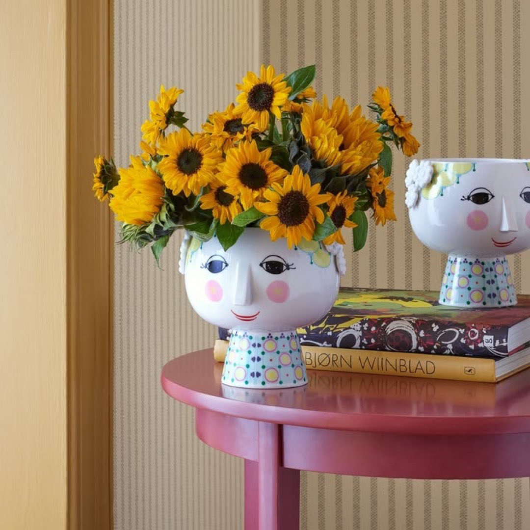 atticahome's tweet image. ✨ New at Attica! Discover the joyful world of Bjørn Wiinblad, the Danish artist known as “the man with a thousand faces.” His imaginative designs — from vases &amp;amp; bowls to candleholders — are full of colour, charm, &amp;amp; unmistakable whimsy.
#BjørnWiinblad #DanishDesign #HomeDecor