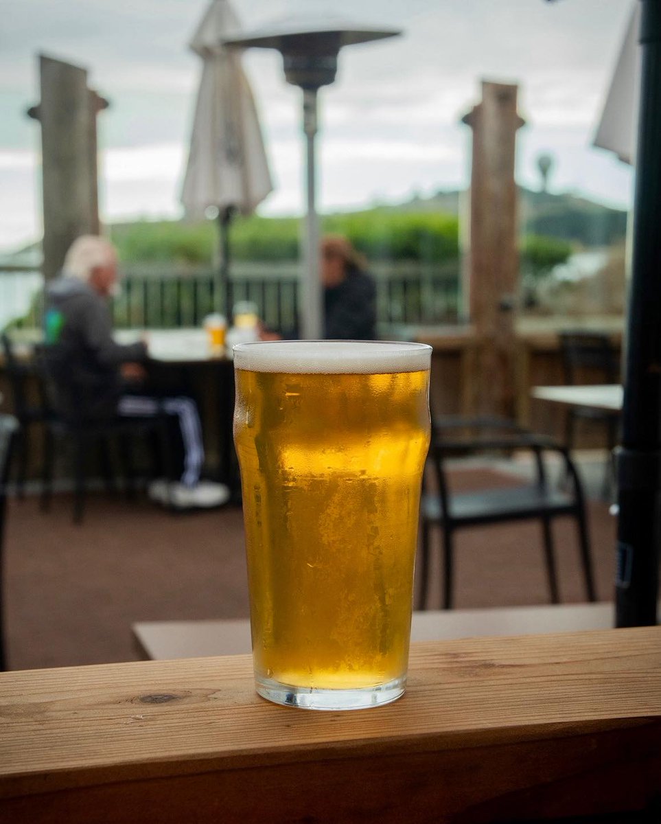 hmbbrewingco's tweet image. Our The Big Wave Project collab Wet Hop Full Swing is on draft and available now; a #beer #brewed with #local #fresh Cascade, Chinook, and Comet #hops from our friends and neighbors at Big Wave #Farm!  Beer info: hmbbrewingco.com/beer
Hop info: bigwaveproject.org/farm/