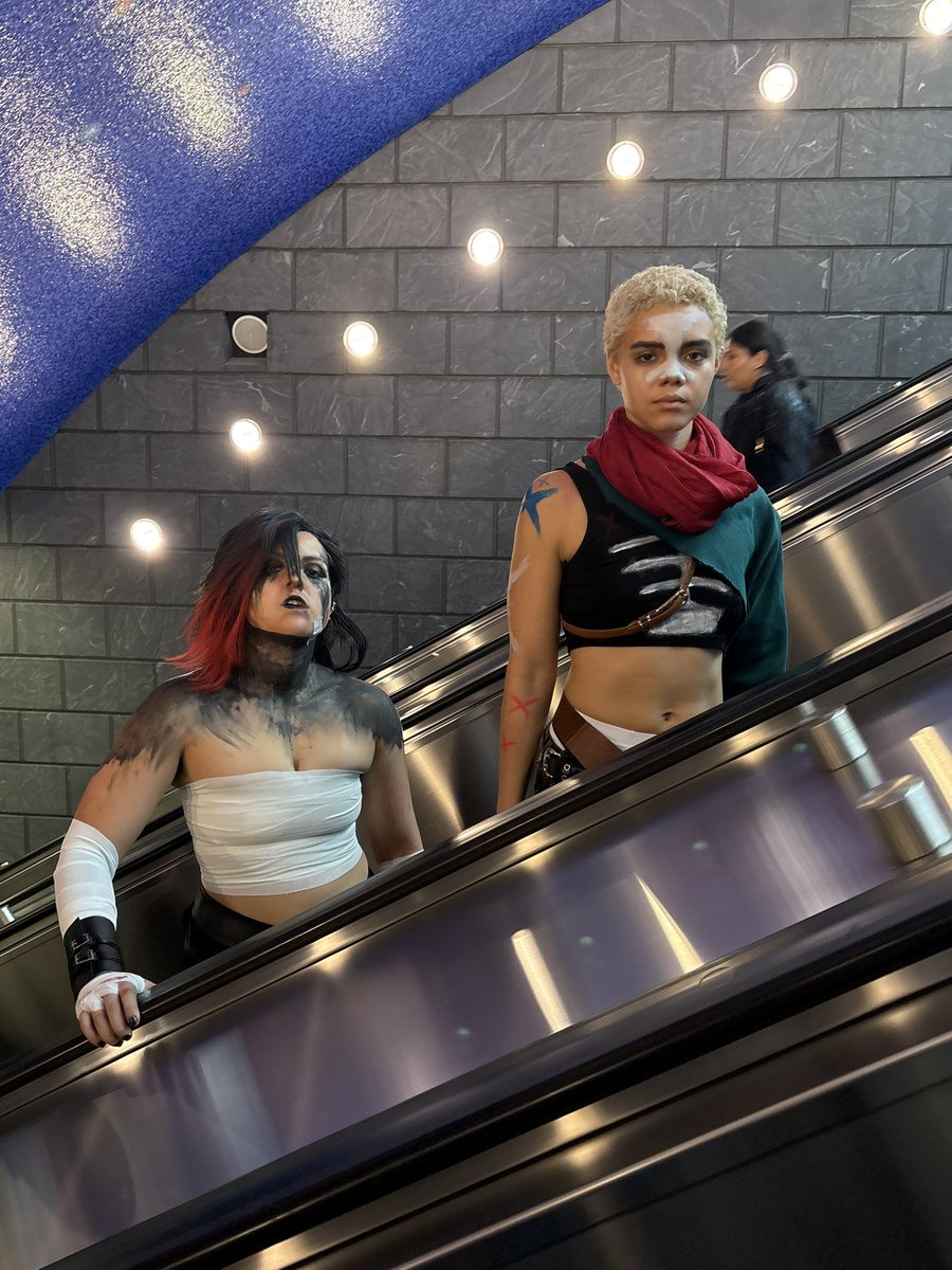 fridaquesadilla's tweet photo. I love #NYCC2025 
vi and ekko take nyc featuring my roomie https://t.co/rn8IVk1KAF