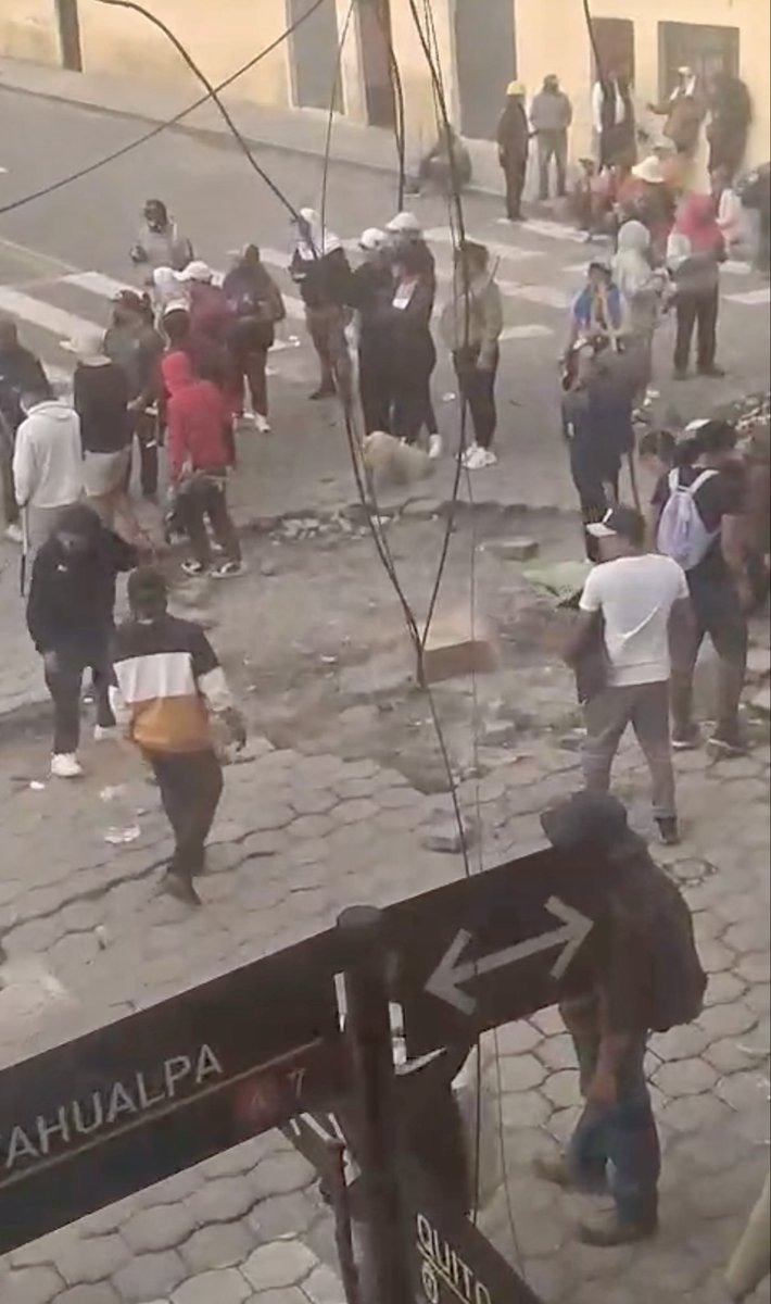 🚨#URGENTE | Se levanta el paro en Imbabura, el Gobierno y el movimiento indígena llegaron a un acuerdo, luego de 24 días de enfrentamientos y cierre de vías.