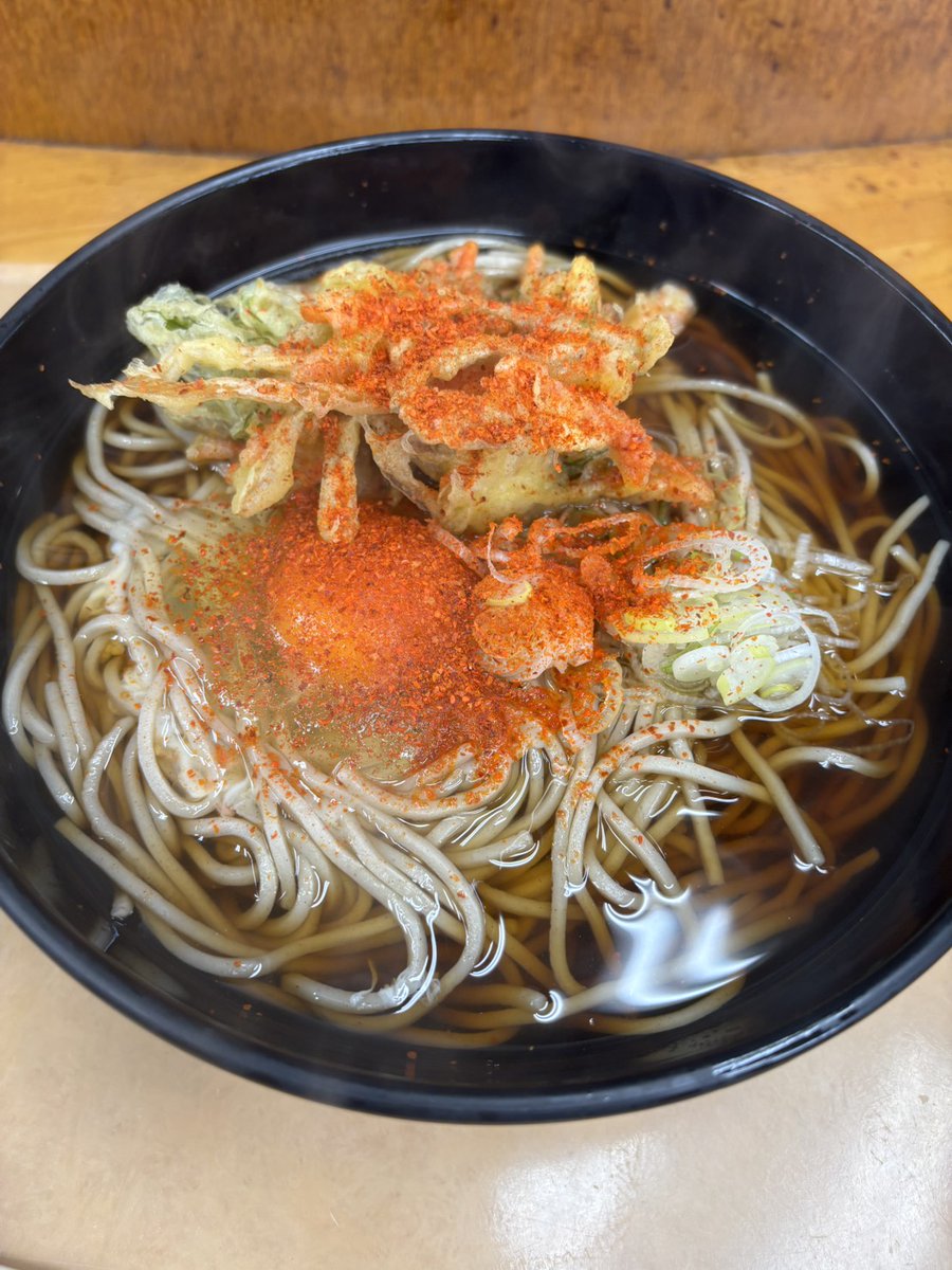 yorokobi_p's tweet image. おはようございます！！

＃長野市　は雨が降りそうな曇りです。

久しぶりに某所で天玉そば（￥500）をいただきました😋

いわゆる「駅の立ち食いそば」クオリティが大好きです😍

#企業公式相互フォロー
#企業公式秋のフォロー祭り
#企業公式さんと繋がりたい 
#企業公式が朝の挨拶と天気を言い合う