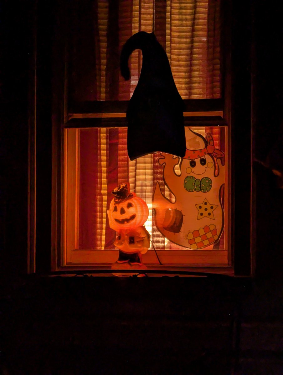 codewithkv's tweet image. I love Halloween time so much!