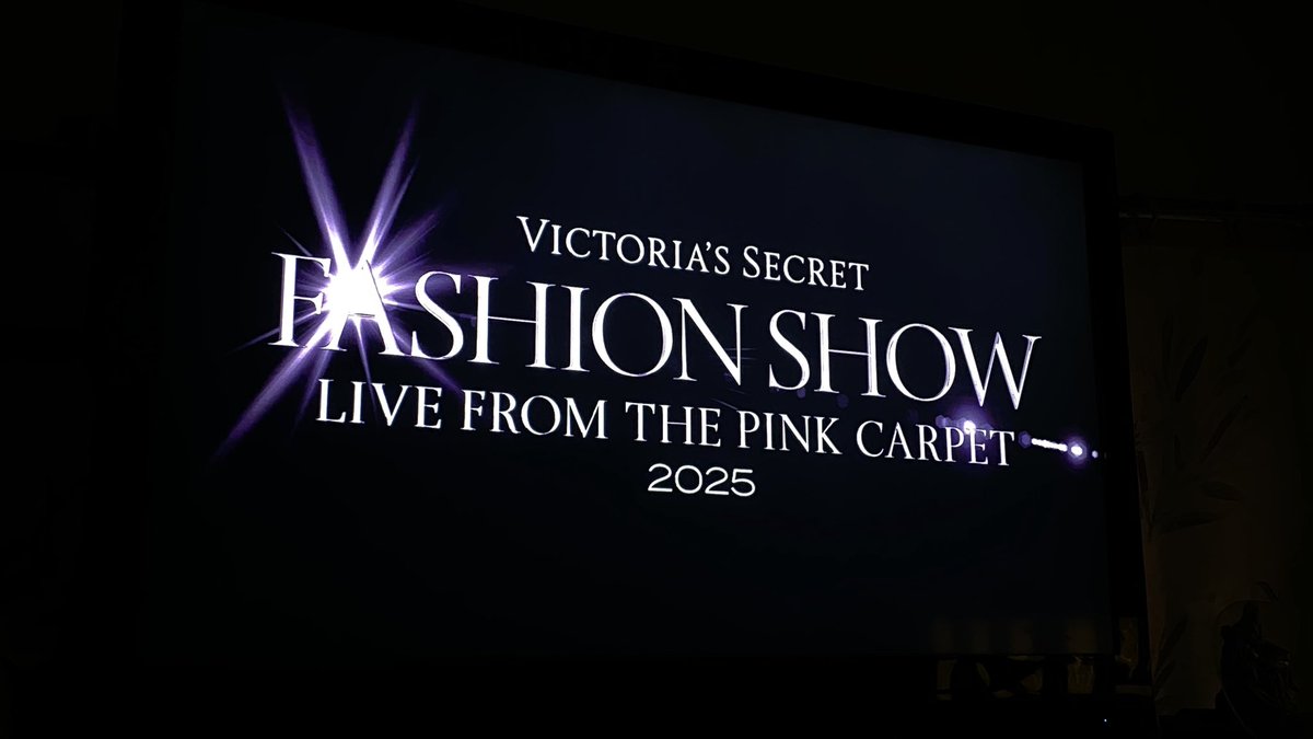 que vivan las skinny, los tacones, la lencería, los brillitos y por supuesto Victoria’s Secret 
#VictoriasSecret 
#VictoriasSecretFashionShow 
#victoriassecretfashionshow2025