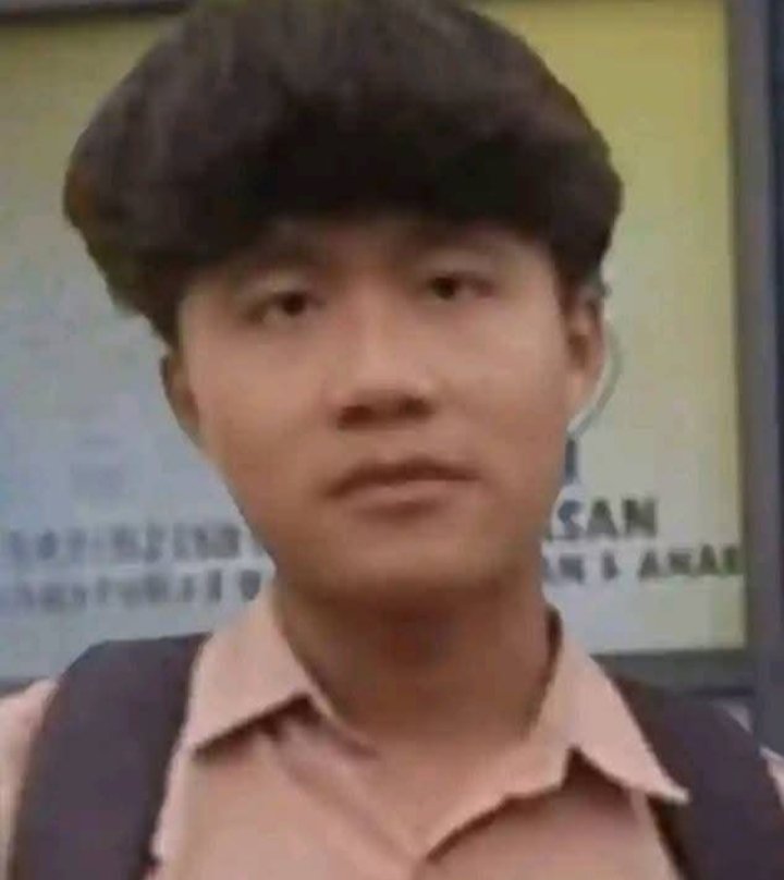 Duta Rokok dan Duta Nyimeng.. 

Ditangan mereka Indonesia Maju 😂😂