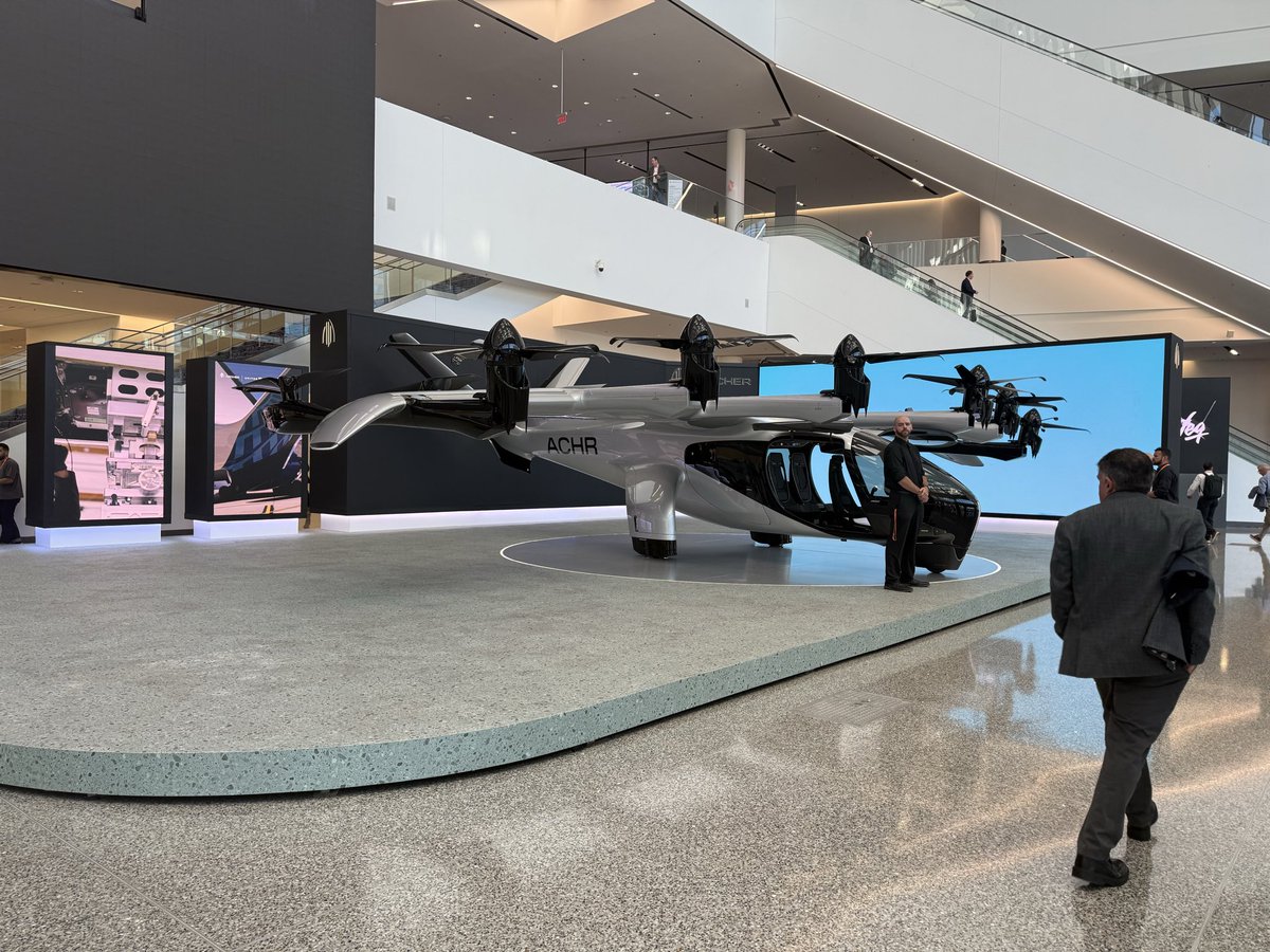 ParAvionLtd's tweet image. Aviation = innovation.  Pioneering ventures on display @NBAA  #conventionnews #bizavworks #vertical #upwardandonward