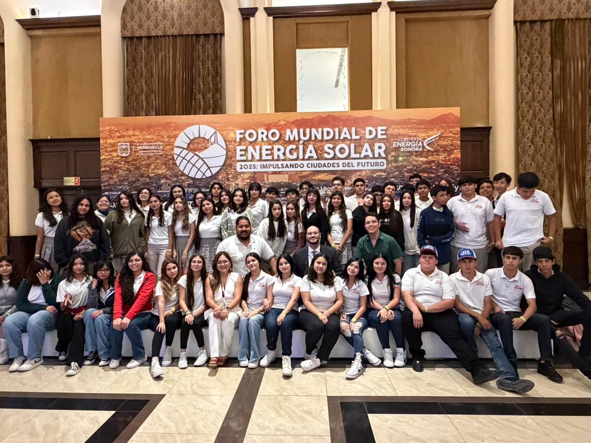 ¡Por primera vez jóvenes de secundaria y prepa nos acompañaron en el Foro de Energía! 🤝

La energía es un tema vital para todas las generaciones y es responsabilidad de todas y todos informarnos de su alcance. ⚡️