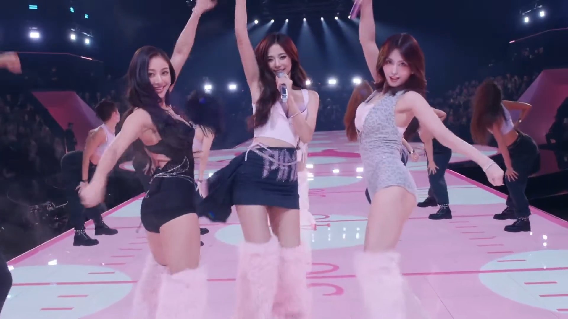 超希少‼︎♦︎TWICEモモ着用 ♦︎ Back To The Future XS TWICEモモ着用 VTMNTS Back to the Future パーカー - メルカリ