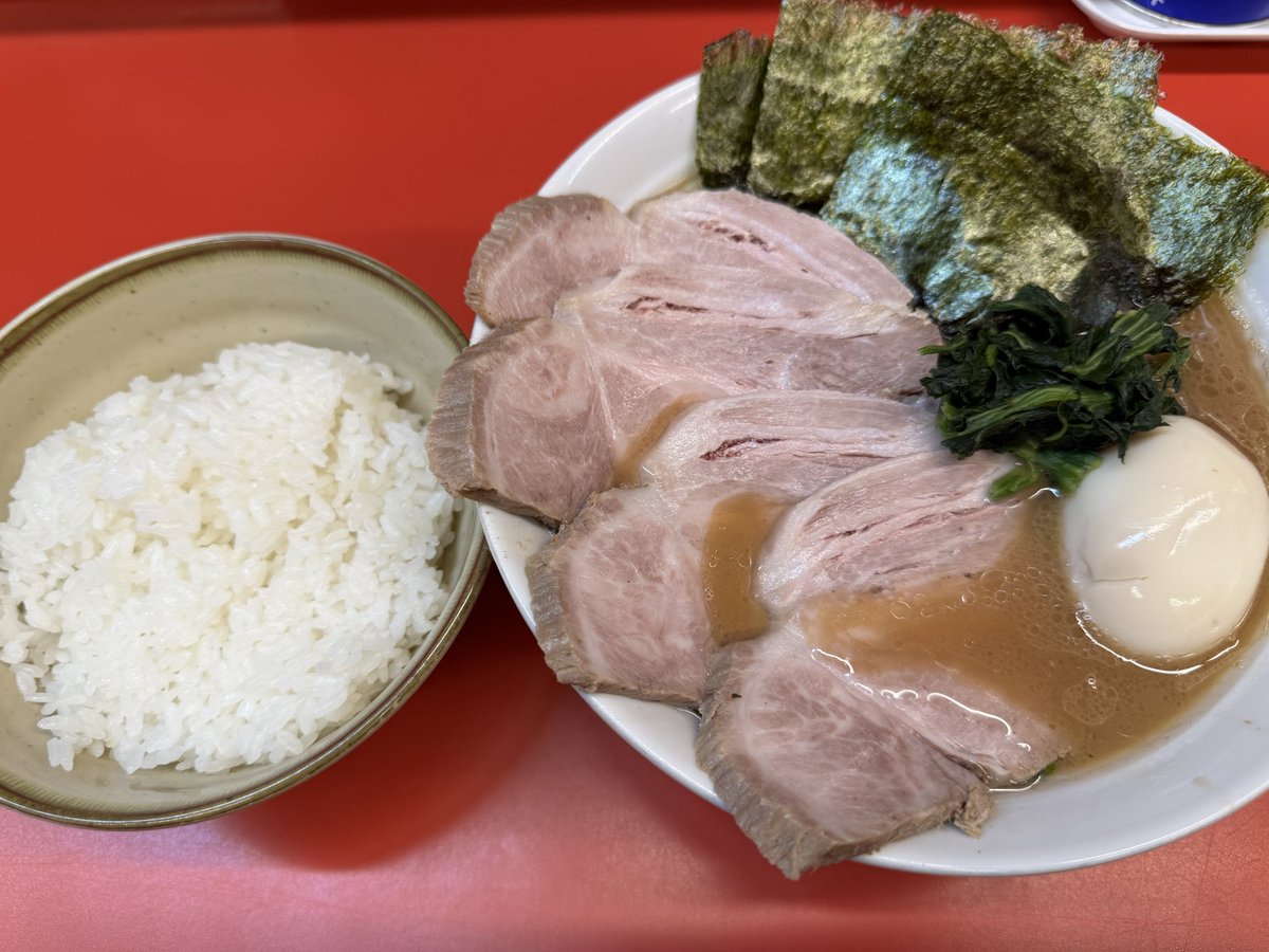 早島にある ラーメン成瀬屋行ってきました
豚増やしトッピングしました!!

とても美味しいので,皆さん是非行ってみてください👍✨