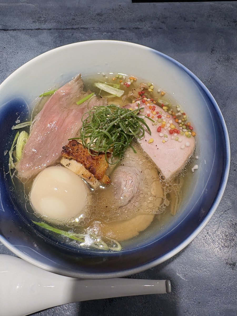 おはようございます
10/16
1130〜1445LO
1800〜2015LO
・煮干
・塩中華そば
限定
・背脂生姜煮干らーめん
・濃厚煮干らーめん
で、営業
本日もよろしくお願いします

昨日は念願のうずとかみなりさん🍜
めちゃくちゃ美味い🤤
次は大西さんいる時に行きます！