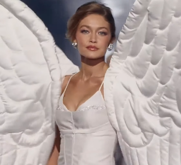 MOTHER  
#VSFashionShow