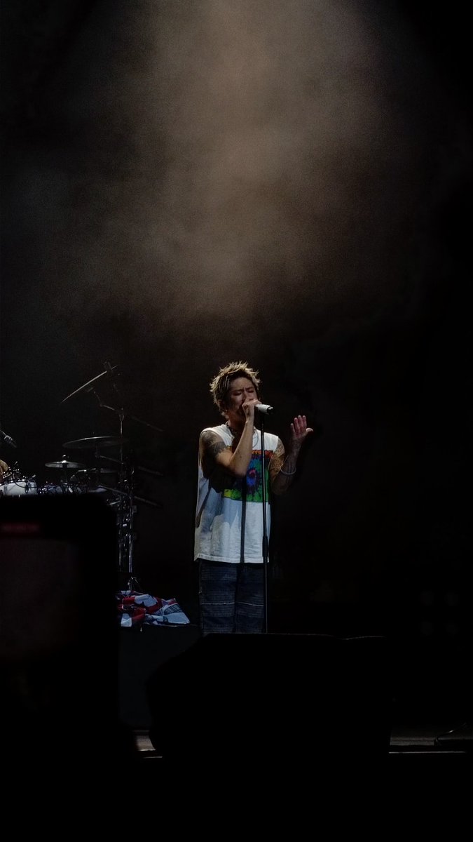 Eujin_Pri's tweet photo. 11.065 kilómetros de viaje, si vale la pena. Dos conciertos en dos días, no puedo pedir más 💞 
#ONEOKROCK 
#OneOkRockLondon https://t.co/QTsVHAqF5p