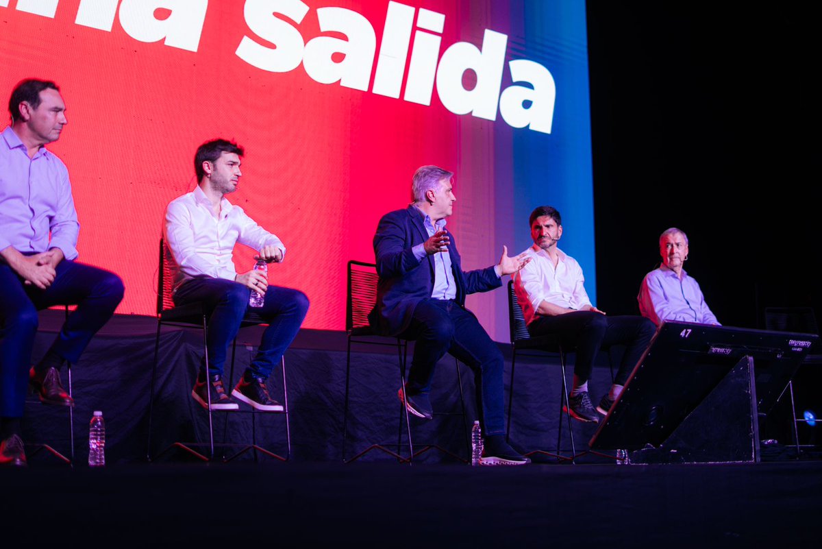 Junto a referentes de todo el país, participamos del  encuentro nacional de #ProvinciasUnidas 🙌

Con la fuerza del interior unido, proponemos un país normal desde el respeto, la sensatez, el diálogo y los consensos.

¡Votá distinto, votá #ProvinciasUnidas! 🇦🇷