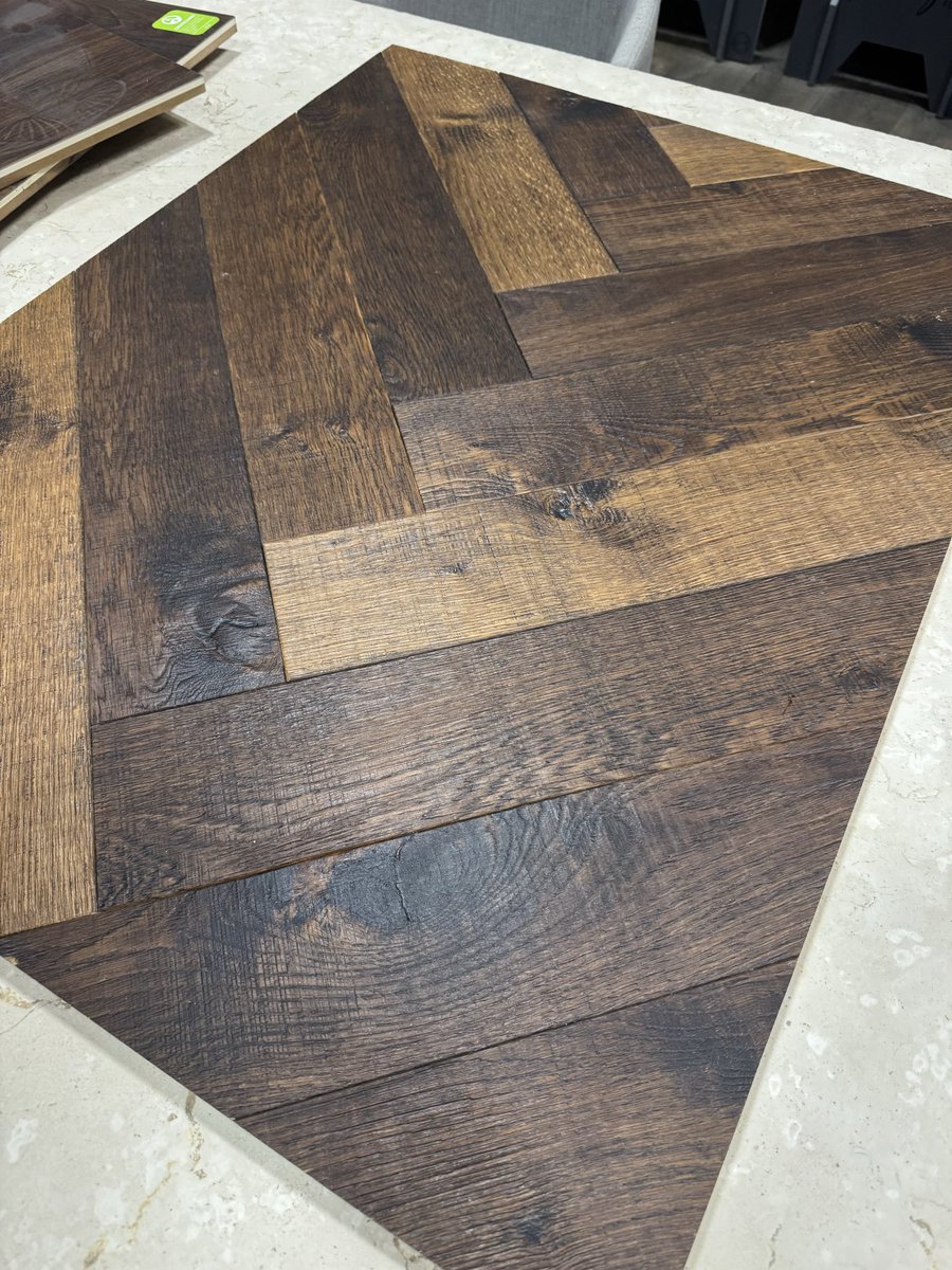 Filipponews's tweet photo. Herringbone floor it’s all you need ❤️ https://t.co/0Kj68O7okD