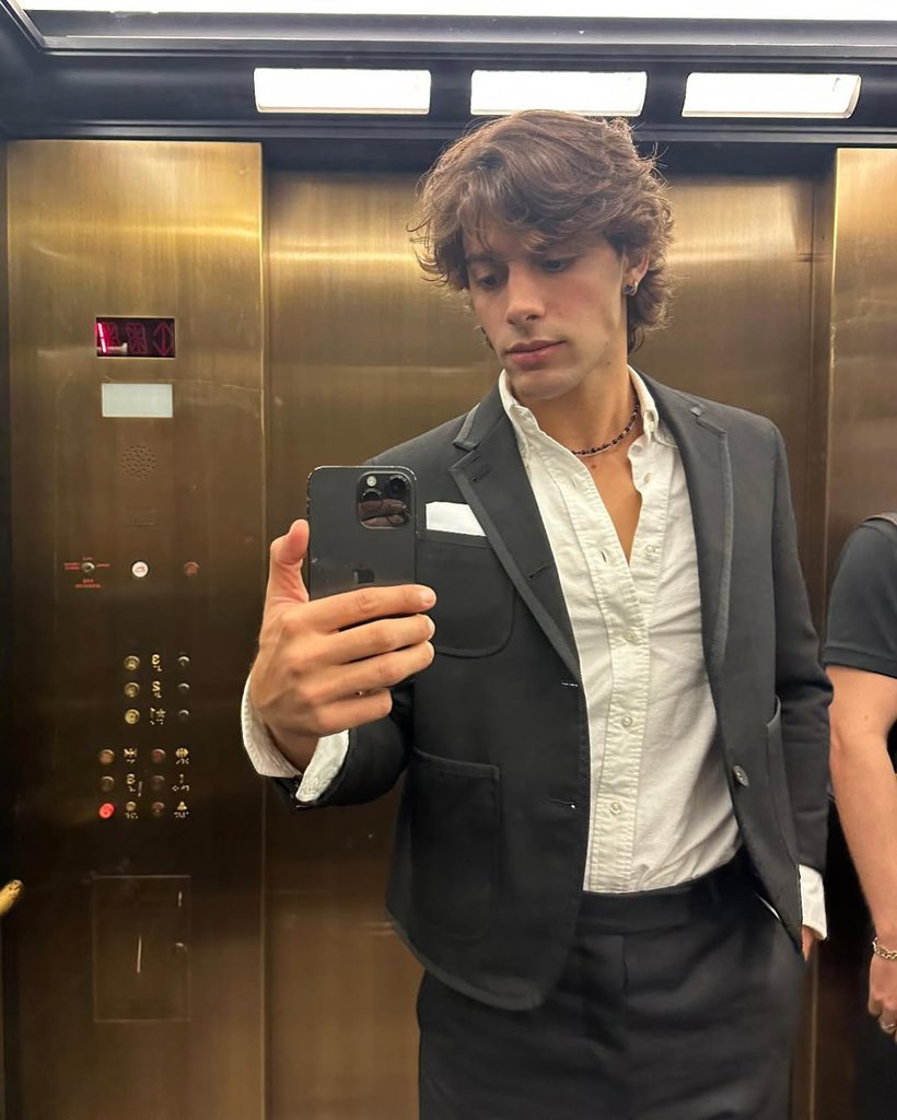 * 𝒓чlαnd 𝒉αɯthorne! tweet media