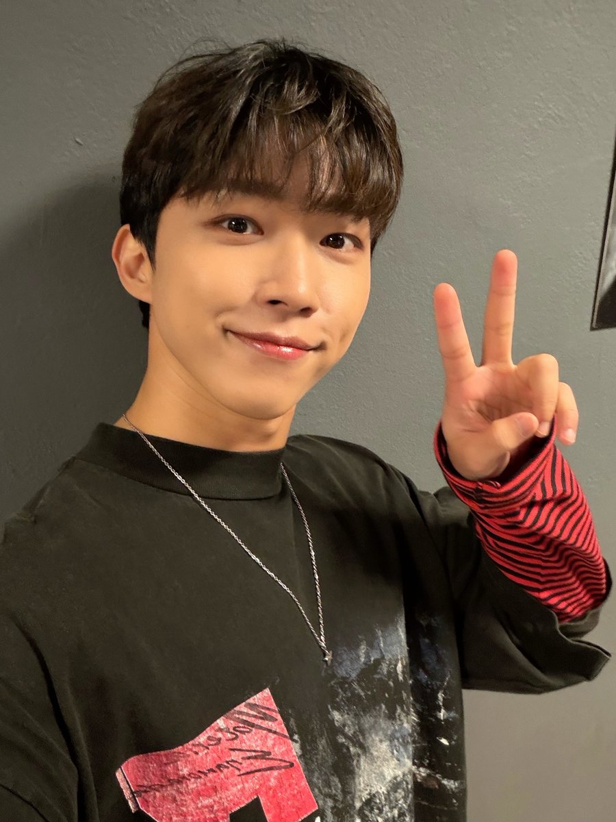 유럽투어의 마지막!! 
꼭 또 만나자!!😍😋

#NFlying #엔플라잉 #서동성 #SeoDongSung