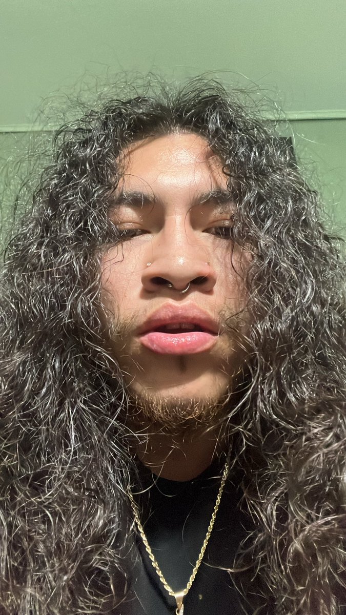 YungAcidTriip_'s tweet image. Yerrrr #upcloseandpersonal