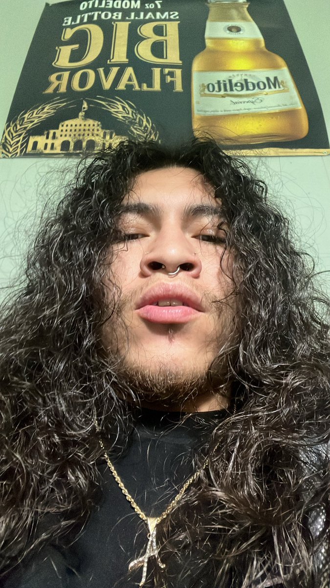 YungAcidTriip_'s tweet image. Yerrrr #upcloseandpersonal