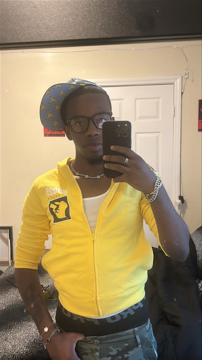would u let me fuck ? 🥹