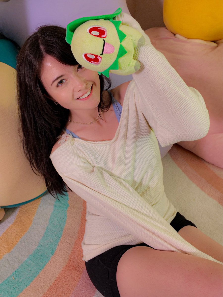 I beat my first Pokémon game ever with her. I vividly remember the moment I realized “omg wait… I think I LOVE Pokémon” and I associate that memory heavily with Chikorita. So excited to start a new journey with her 16 years later 🌱