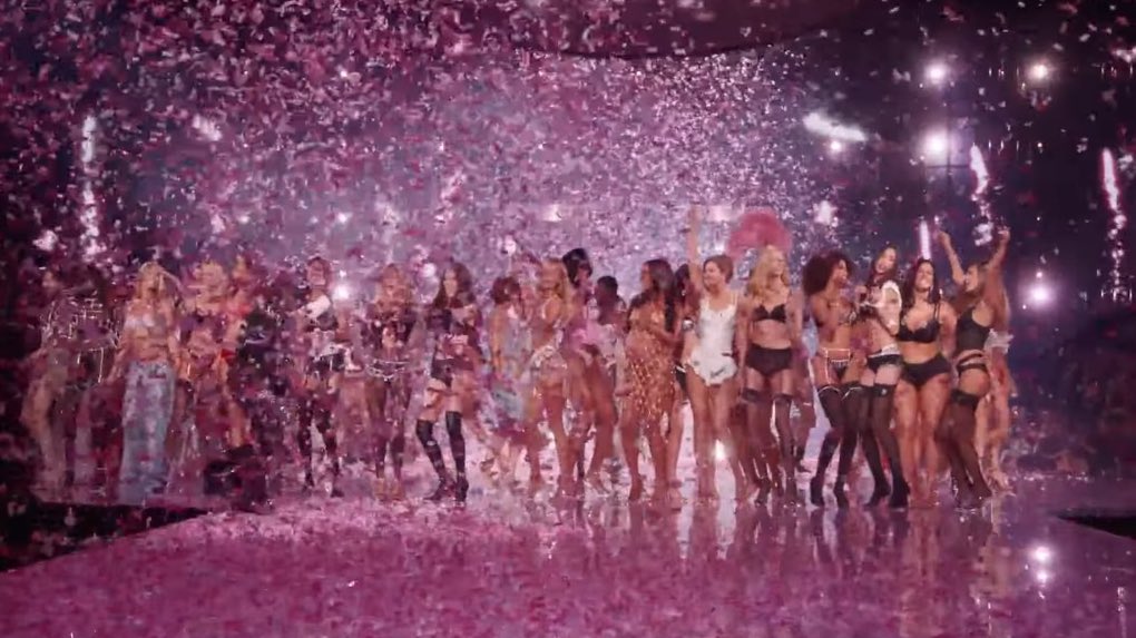 isasoul_'s tweet image. how i love being a woman #VSFashionShow