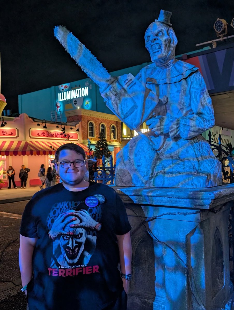 And of course I also went through the <a href="/TerrifierFilm/">Terrifier 3 ☝️🤡✌️</a> house!

I've never been actually terrified (pun intended) in a haunted attraction but I left this house SHAKING &amp; DISGUSTED (but that's a perfect reaction for Art)! I could only handle going in once! ❤️❤️❤️