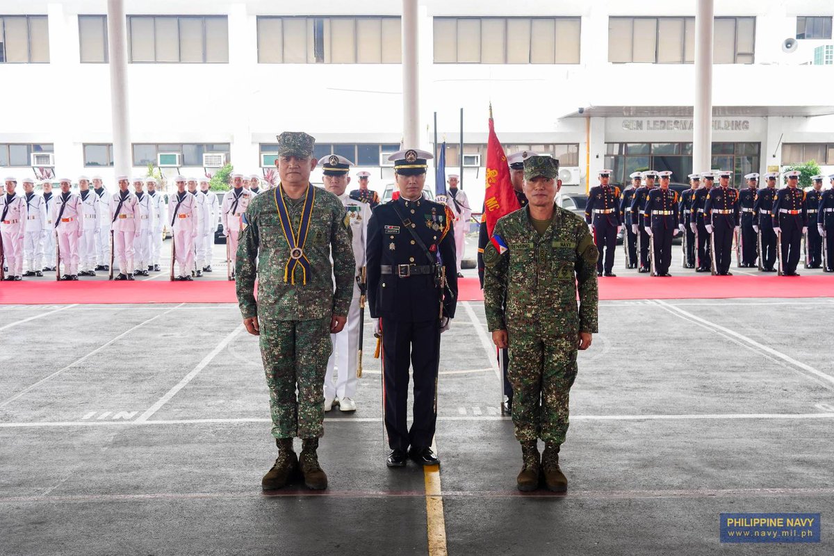 Philippine_Navy's tweet image. HONORABLE SERVICE | NCRCOM Commander visits PH #Navy Headquarters ahead of Retirement
👉🏽facebook.com/share/p/1EAjBw…
#ProtectingtheSeasSecuringOurFuture
#ModernandMultiCapablePHNavy
#OneAFPOnePhilippines
#StrongAFPStrongPhilippines