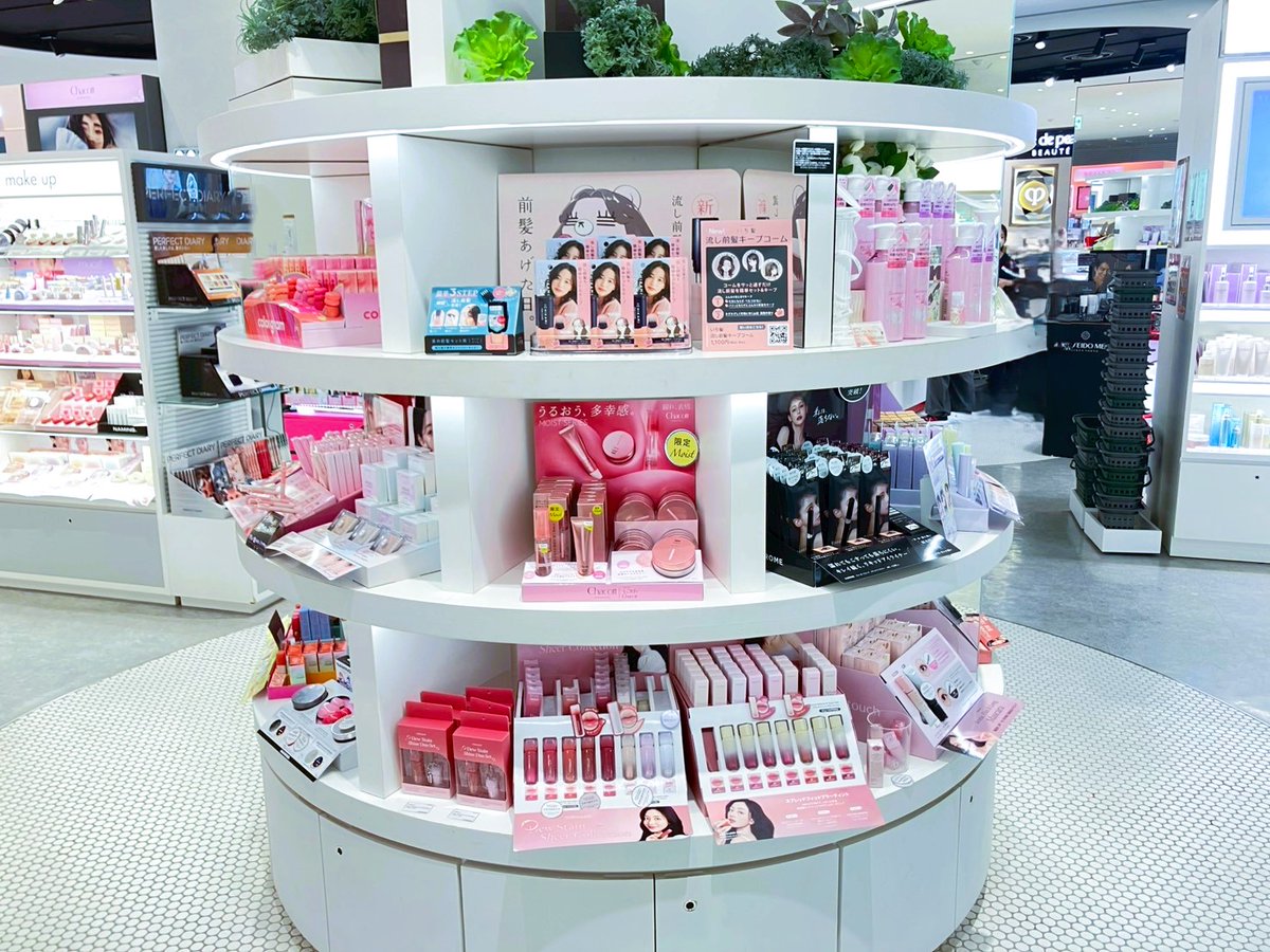 前髪のお悩み、これ1本で解決！✨ コーム一体型のスタイリングケアが