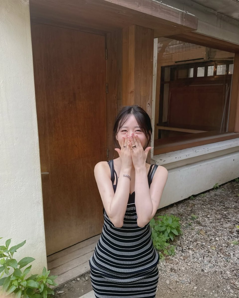 Rubybb69's tweet image. 要变天了，呜呜呜
好多漂亮的衣服马上不能穿了😭