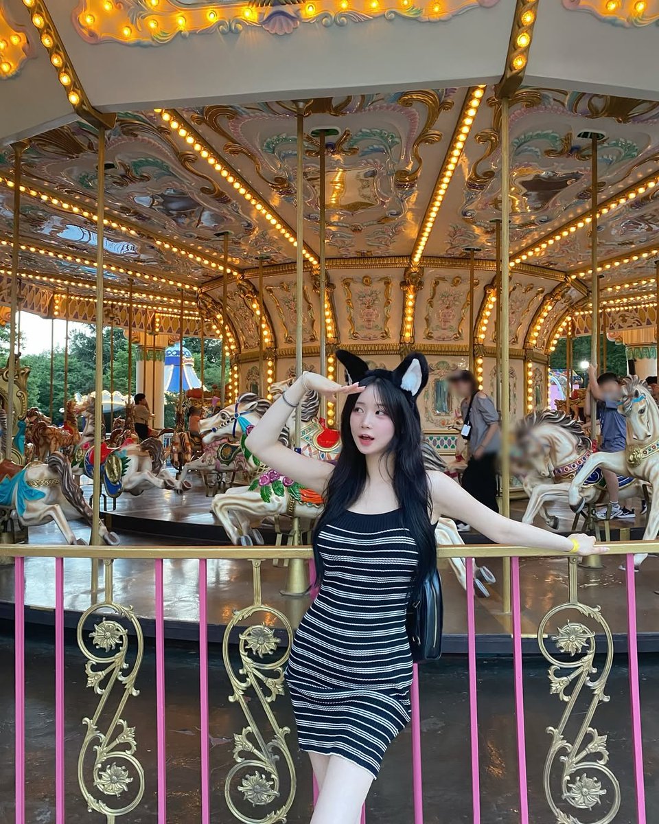 Rubybb69's tweet image. 要变天了，呜呜呜
好多漂亮的衣服马上不能穿了😭