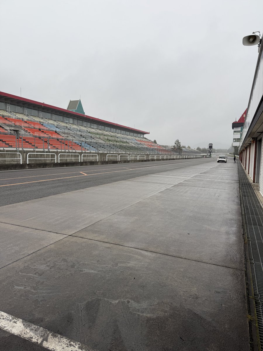 チェック走行行ってきました。
走行直後から雨量が増え、もうこりゃウェットだよね！って状況で走りきってきました。

結論:激寒

#練習になったね〜
